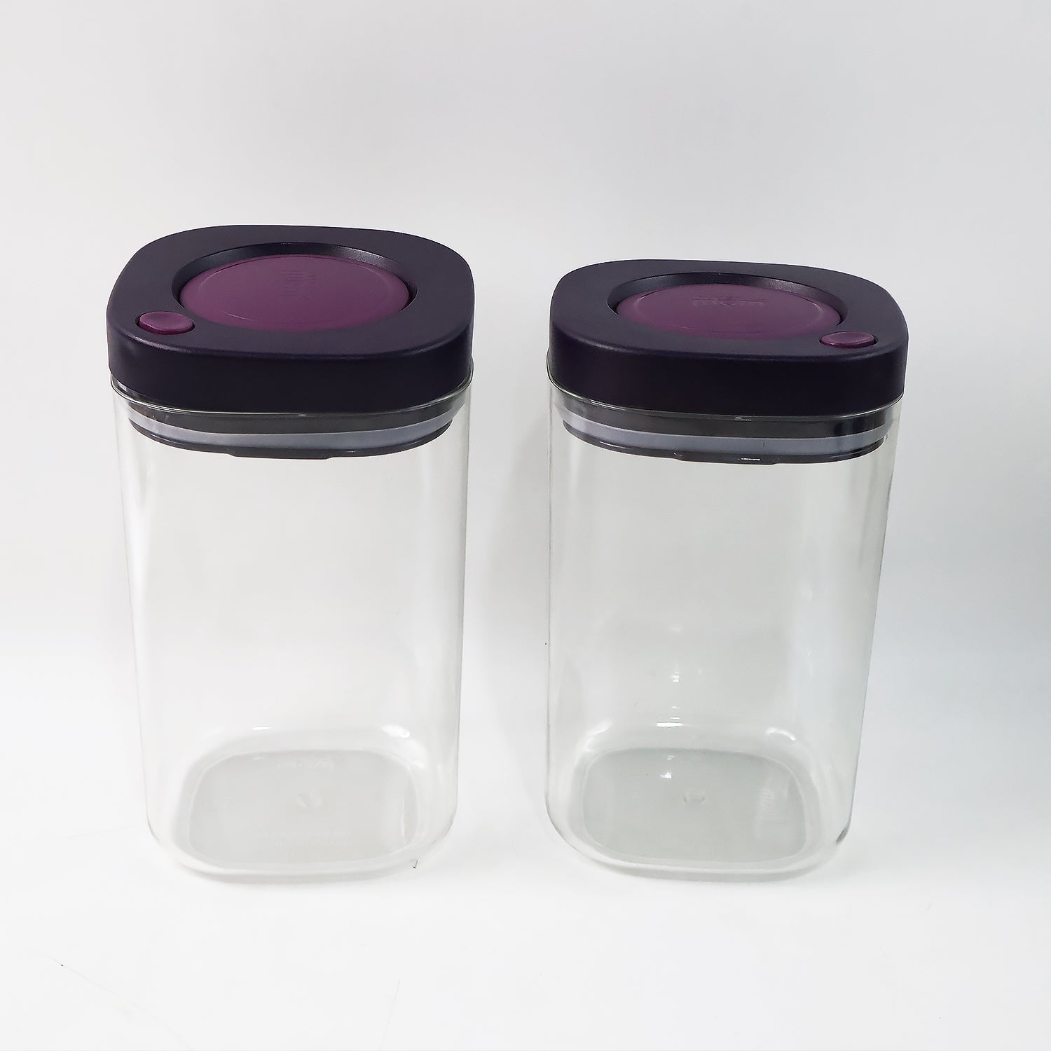 Wukusy Supermom airtight kitchen storage containers, 2-piece set, 1200ml, clear plastic with secure lids for food organization.