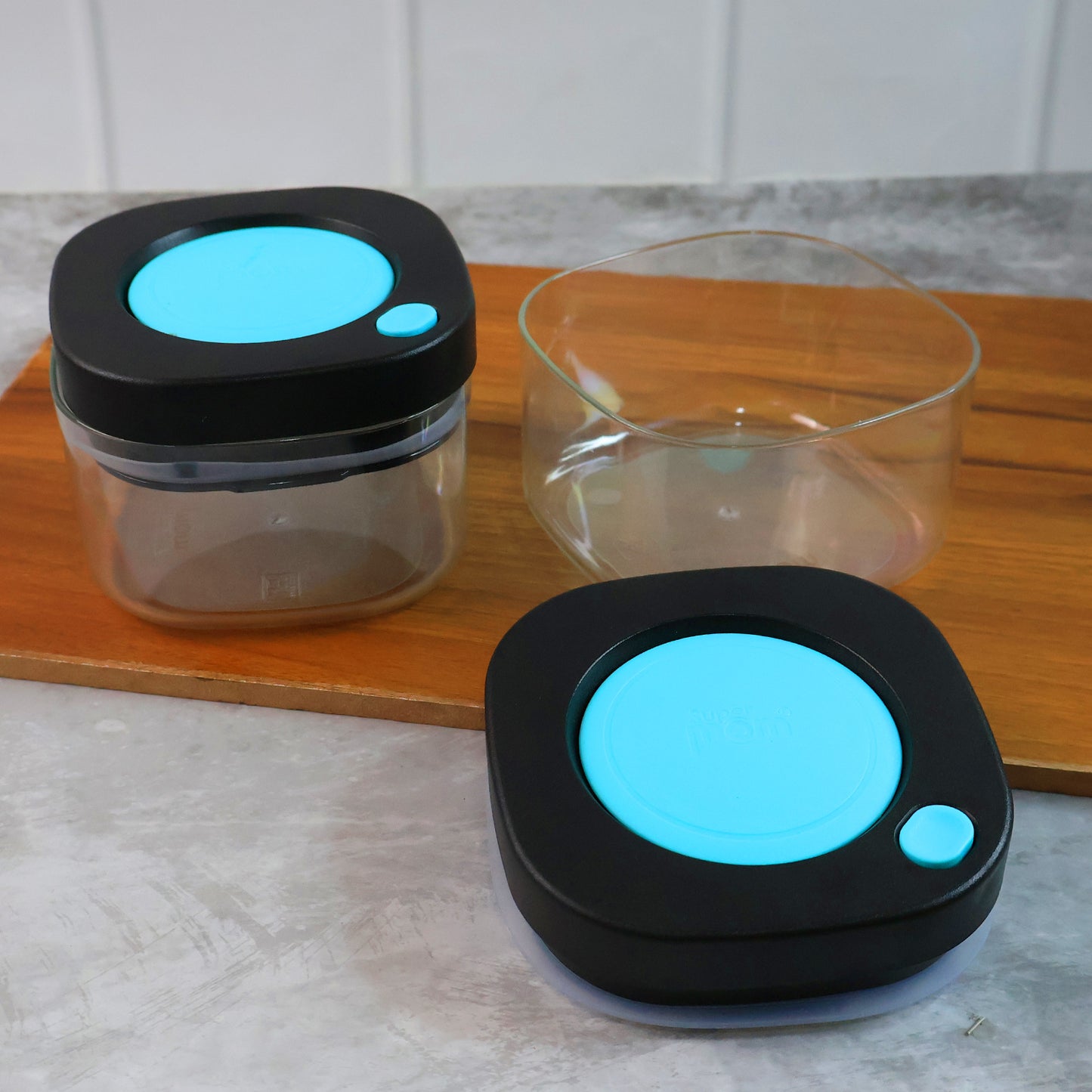 Wukusy Supermom airtight kitchen storage containers 2-piece set with 500ml capacity, clear plastic for food organization.