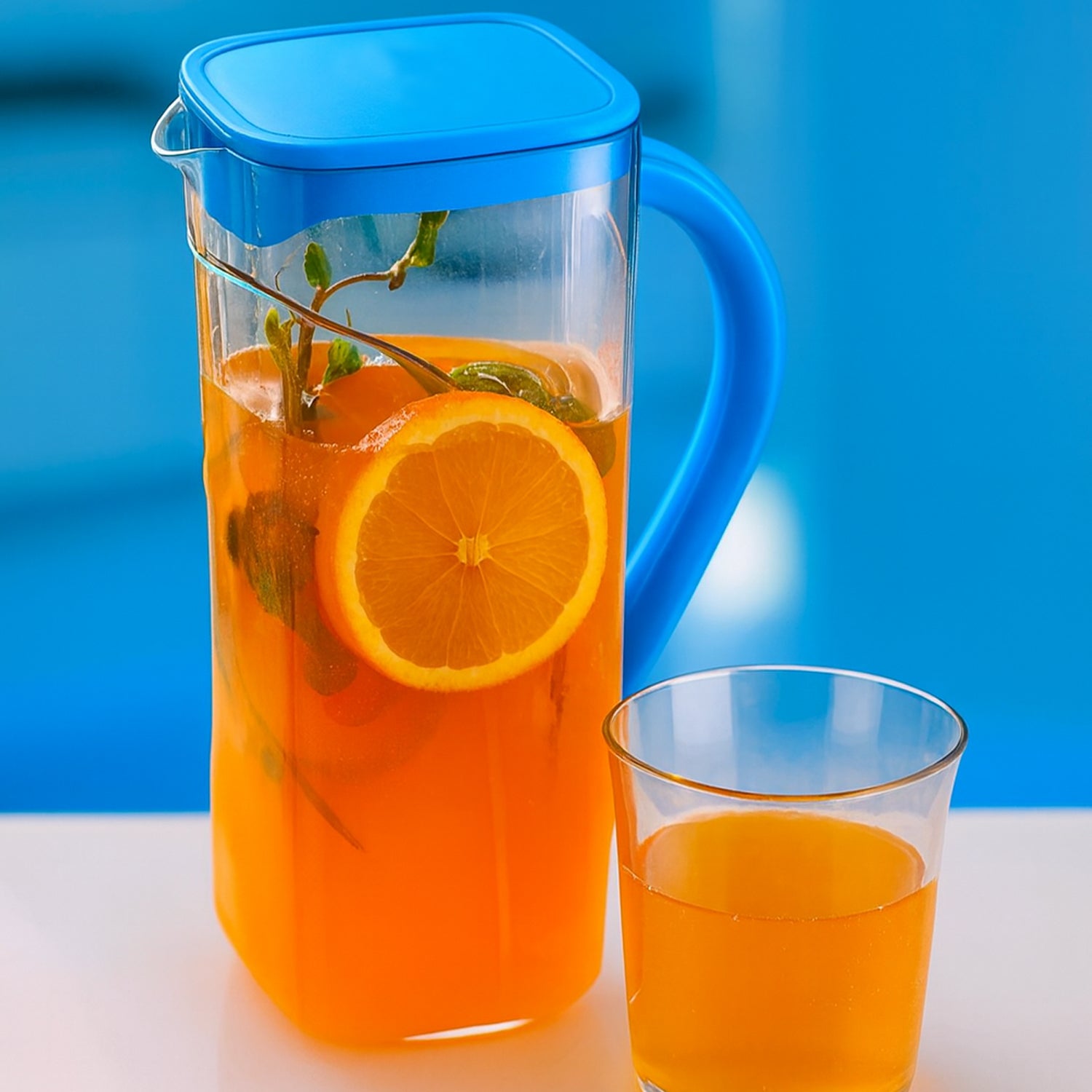 Wukusy Supermom Marina jug with six matching glass cups, stylish home and kitchen beverage set on a wooden table.