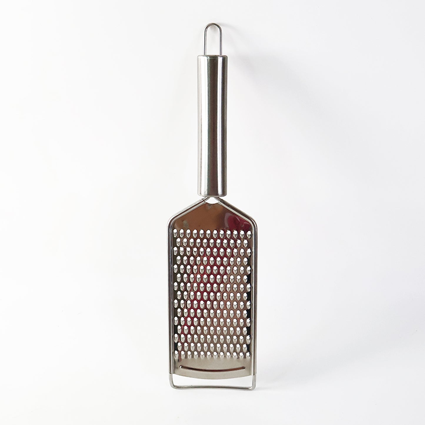 Wukusy Supermom stainless steel carrot grater for kitchen use, featuring a durable design and multiple grating surfaces.