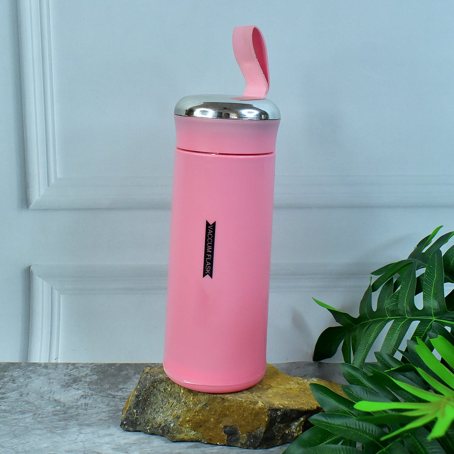 Pink 400ml Wukusy glass water bottle with leak-proof design, ideal for gym, children, and daily hydration.