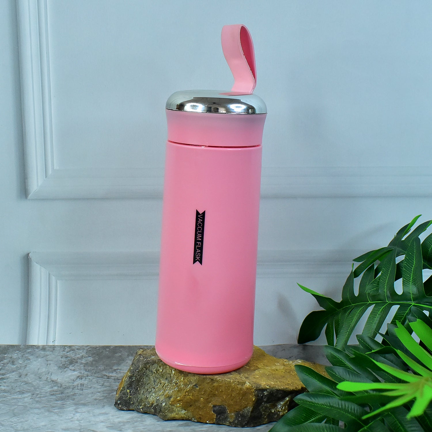 Pink 400ml Wukusy glass water bottle with leak-proof design, ideal for gym, children, and daily hydration.