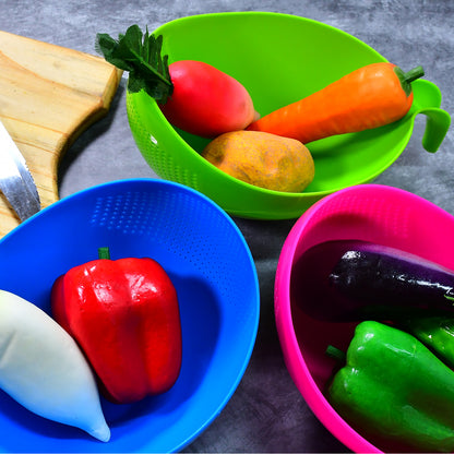 Set of 3 Wukusy plastic rice bowls with handles, kitchen food strainers for draining rice, vegetables, and fruit.