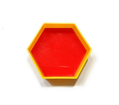 Wukusy 4-pack cookie cutter set with heart, round, star, and flower shapes for baking and cookie decorating.