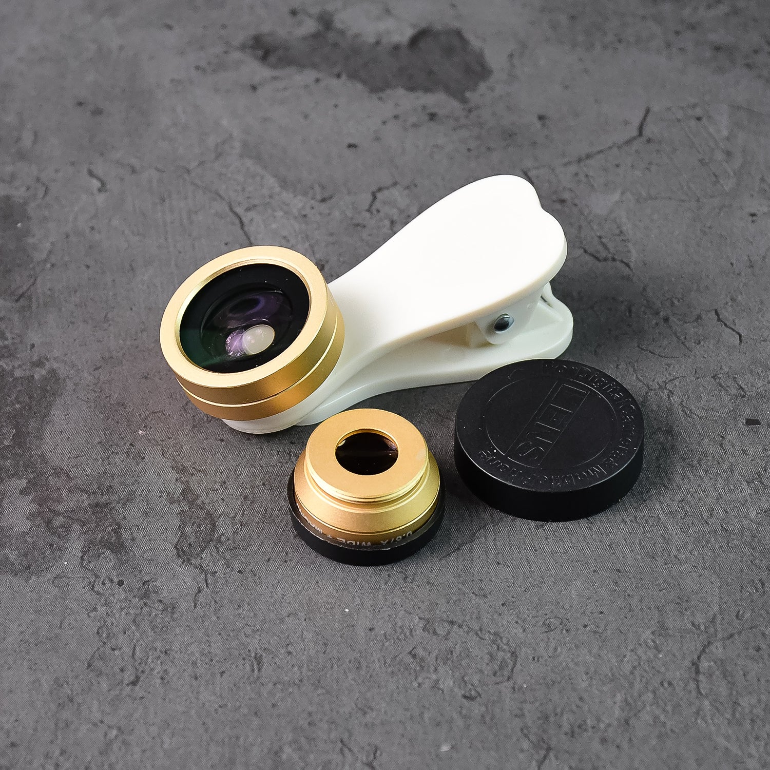 Wukusy universal clip-on mobile camera lens kit showing multiple attachable lenses for smartphones.
