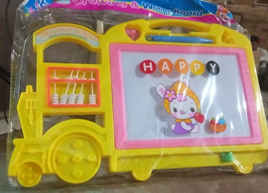 Wukusy bus-shaped drawing and writing slate board for kids, 32x21 cm, perfect for creative learning and drawing activities.