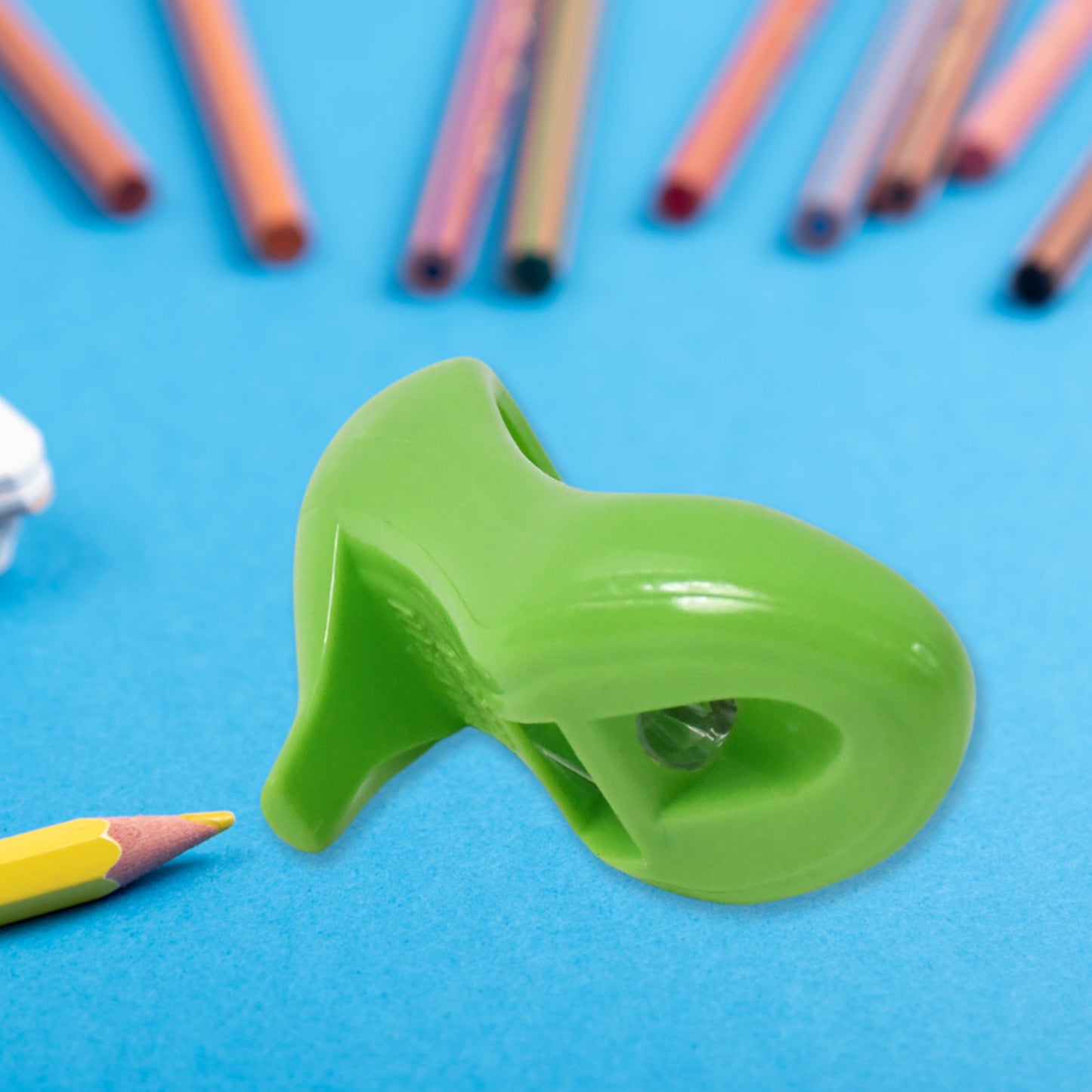 Wukusy high heels shape pencil sharpener for office use, single sharpener in mixed colors, designed like a stylish high heel shoe.