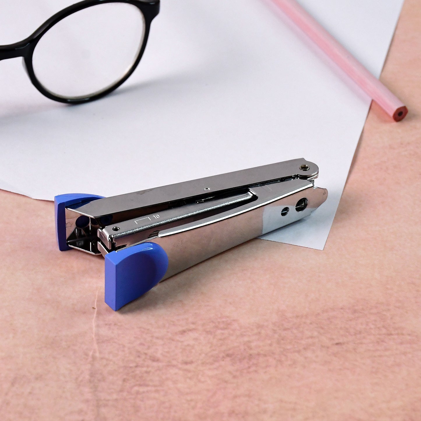 Wukusy Kangaro No.10 compact metal stapler for office use, with a sleek design and sturdy metal construction.