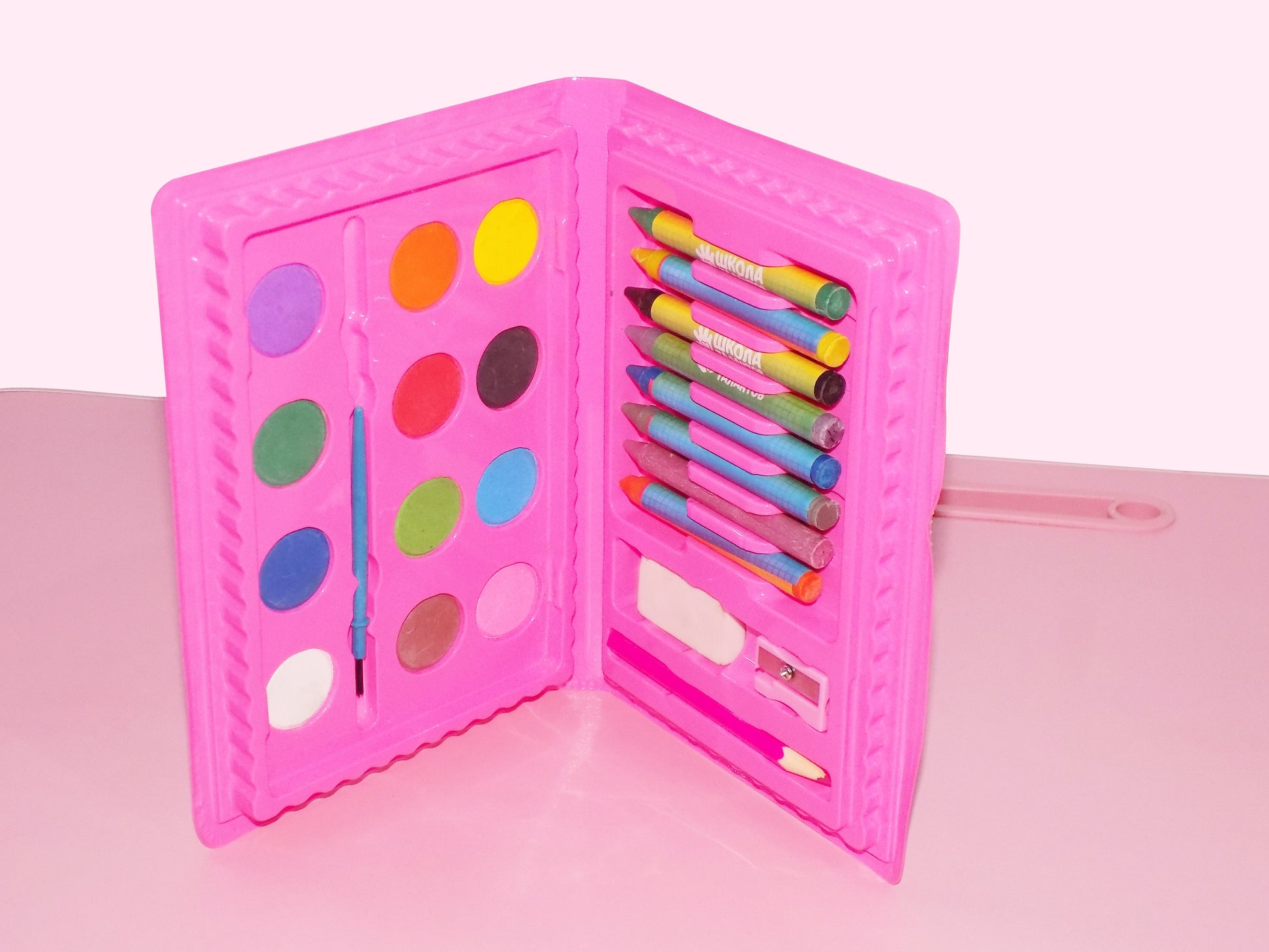 Wukusy 1091 Art Colour Kit with 24 vibrant color pieces in a compact box, ideal for artists and creative projects.