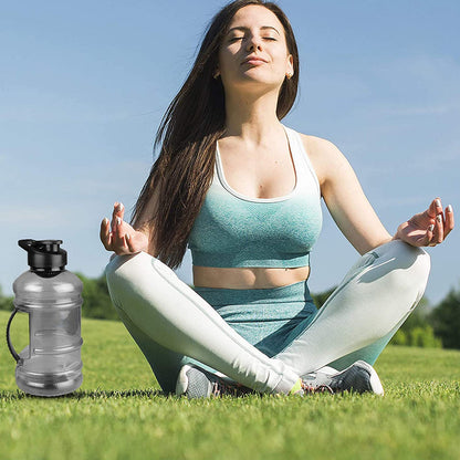 Wukusy Sports Gym 1.5-liter water bottle with mixer and strainer, designed for fitness and hydration during workouts.
