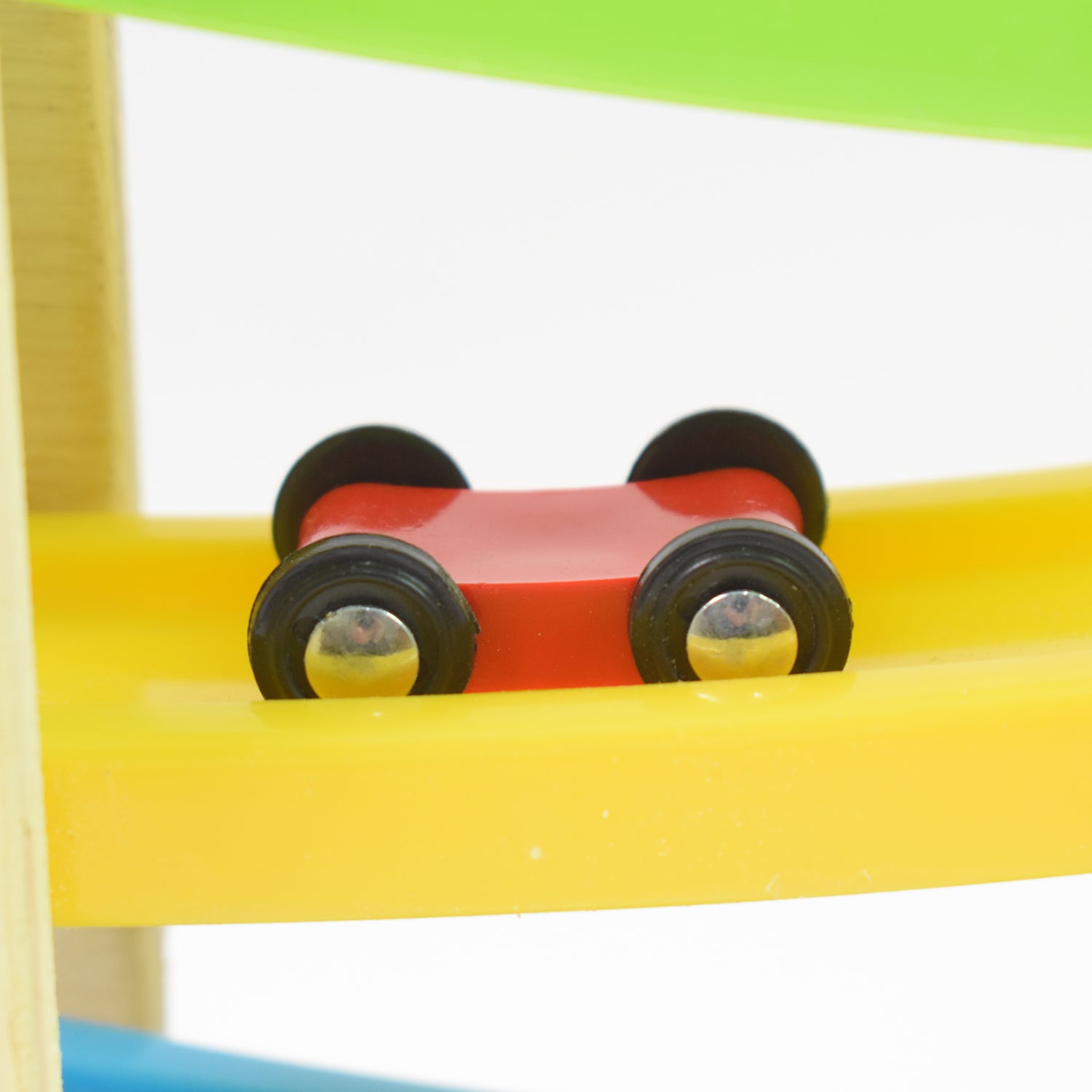 Wooden car racer track play set with four mini racers and click clack sounds, designed for children’s Wukusy toy collection.
