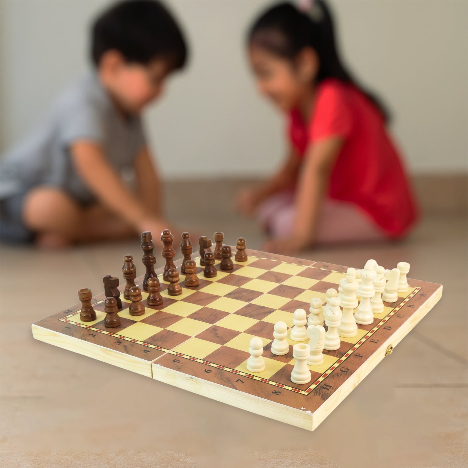 Foldable wooden chess board set by Wukusy, 30x30 cm, with black and white squares, designed for easy storage and play.