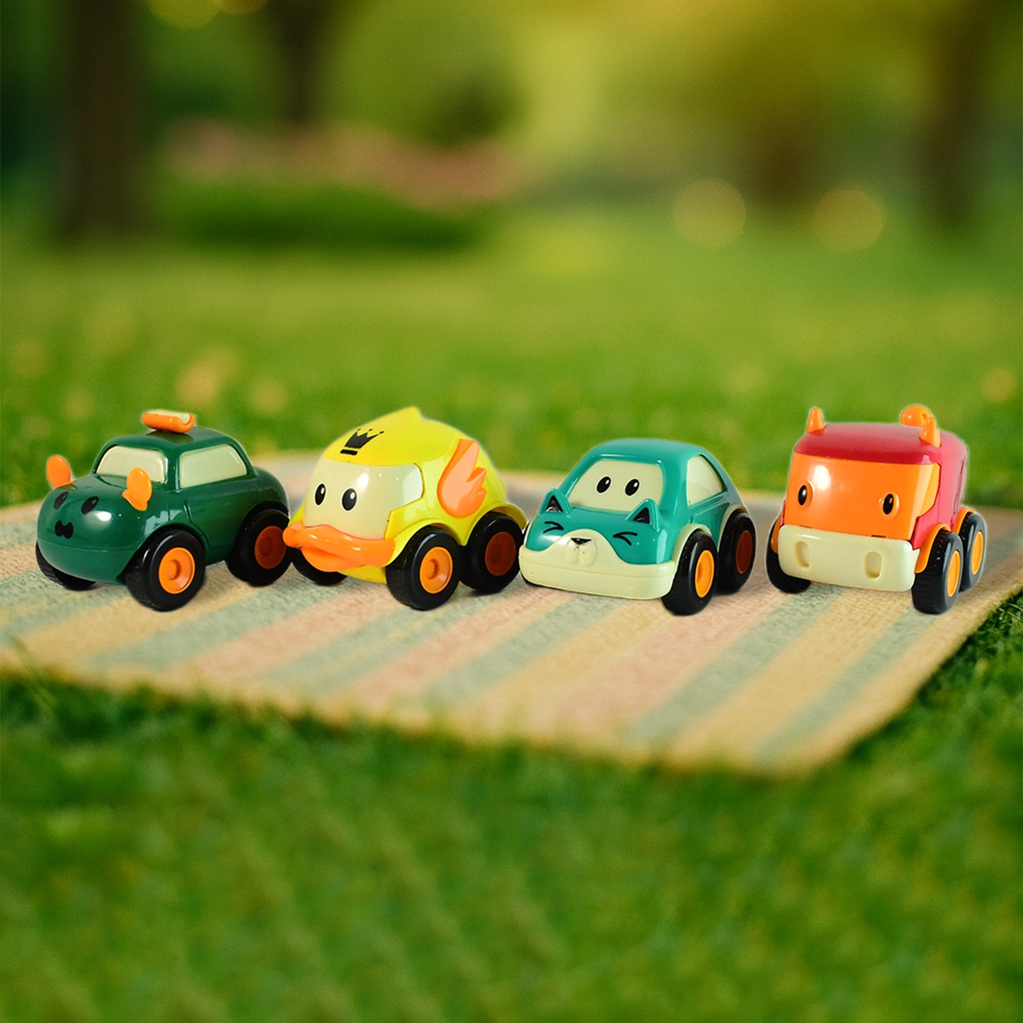 Set of four Wukusy Funwoods animal cartoon pull-back toy cars featuring colorful, playful animal designs for children.