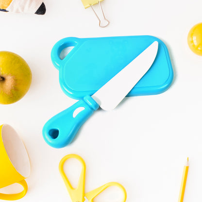 Wukusy realistic slice-able fruits and vegetables play toy set with cut-in-half pieces, ideal for children's imaginative play.