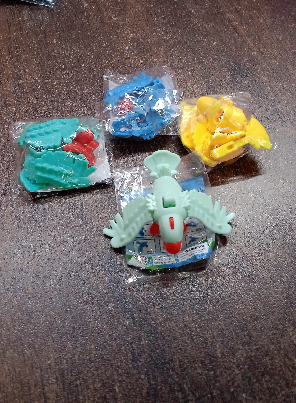 Colorful small DIY Rio Birds toy by Wukusy for children aged 3-6, featuring a mixed design and vibrant colors.