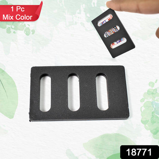 Small Wukusy Magic Card Frame toy in mixed colors, designed for displaying or protecting collectible cards.
