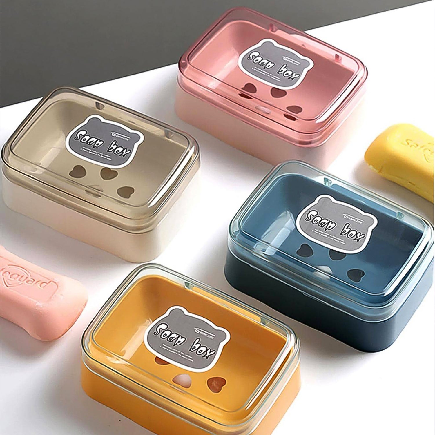 Portable Wukusy plastic soap dish with self-draining design, in mix colors, ideal for travel and convenient soap storage.