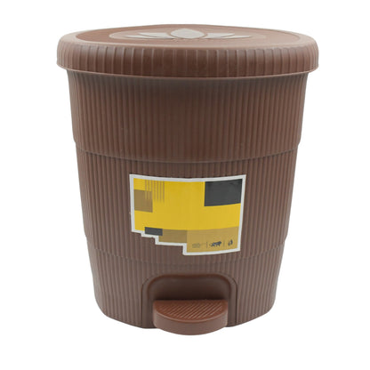 Wukusy mini plastic pedal dustbin suitable for kitchen, office, or car use, compact design with pedal operation.