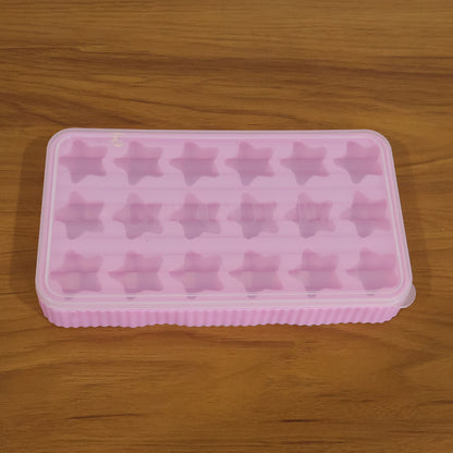 Wukusy 18-grid star shape ice cube tray with lid showing star-shaped ice cubes inside the tray