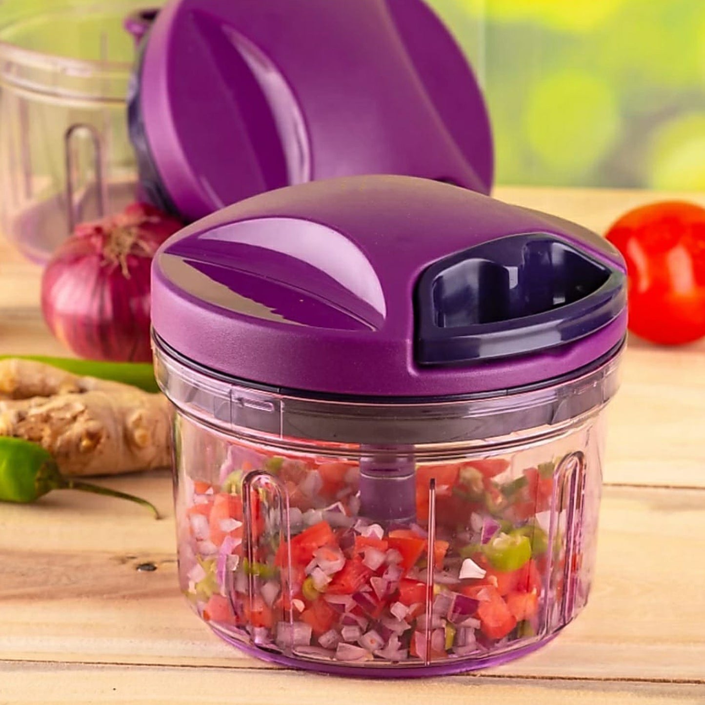 Wukusy Supermom Handy Vegetable Chopper 750ml in white with stainless steel blades, compact kitchen tool for chopping vegetables.