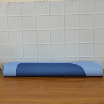 Wukusy super absorbent bathroom floor mat, 120x74 cm, shown in a modern bathroom setting with plush, water-absorbing surface.