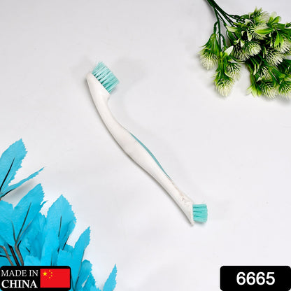 Wukusy 6665 multipurpose two-sided brush for home and kitchen cleaning, featuring durable bristles and ergonomic handle.