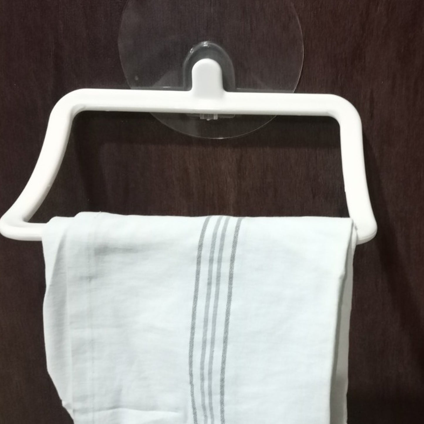 Wukusy 4096 multi-purpose self-adhesive wall-mounted hand towel holder, strong adhesive bathroom or kitchen accessory.