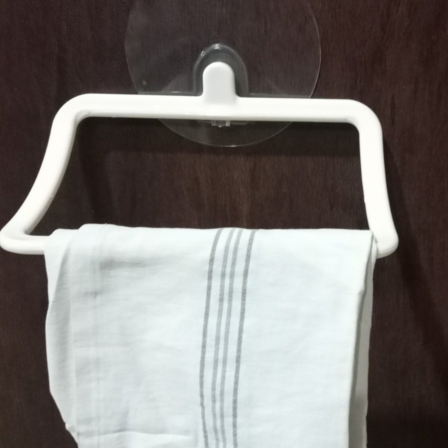 Wukusy 4096 multi-purpose self-adhesive wall-mounted hand towel holder, strong adhesive bathroom or kitchen accessory.