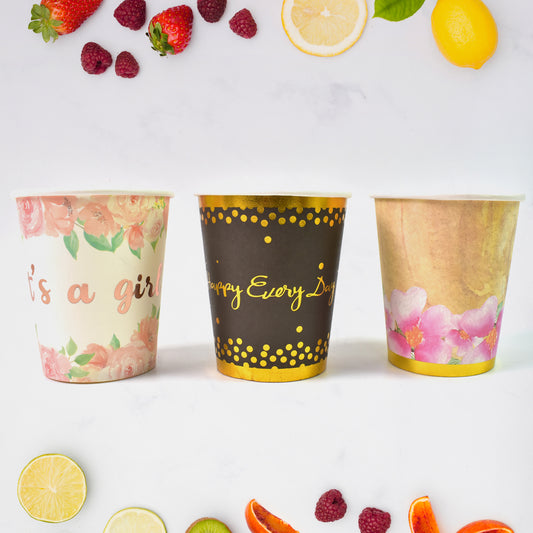 Set of three Wukusy disposable paper cups in mixed colors, ideal for tea and coffee, shown with a white background.