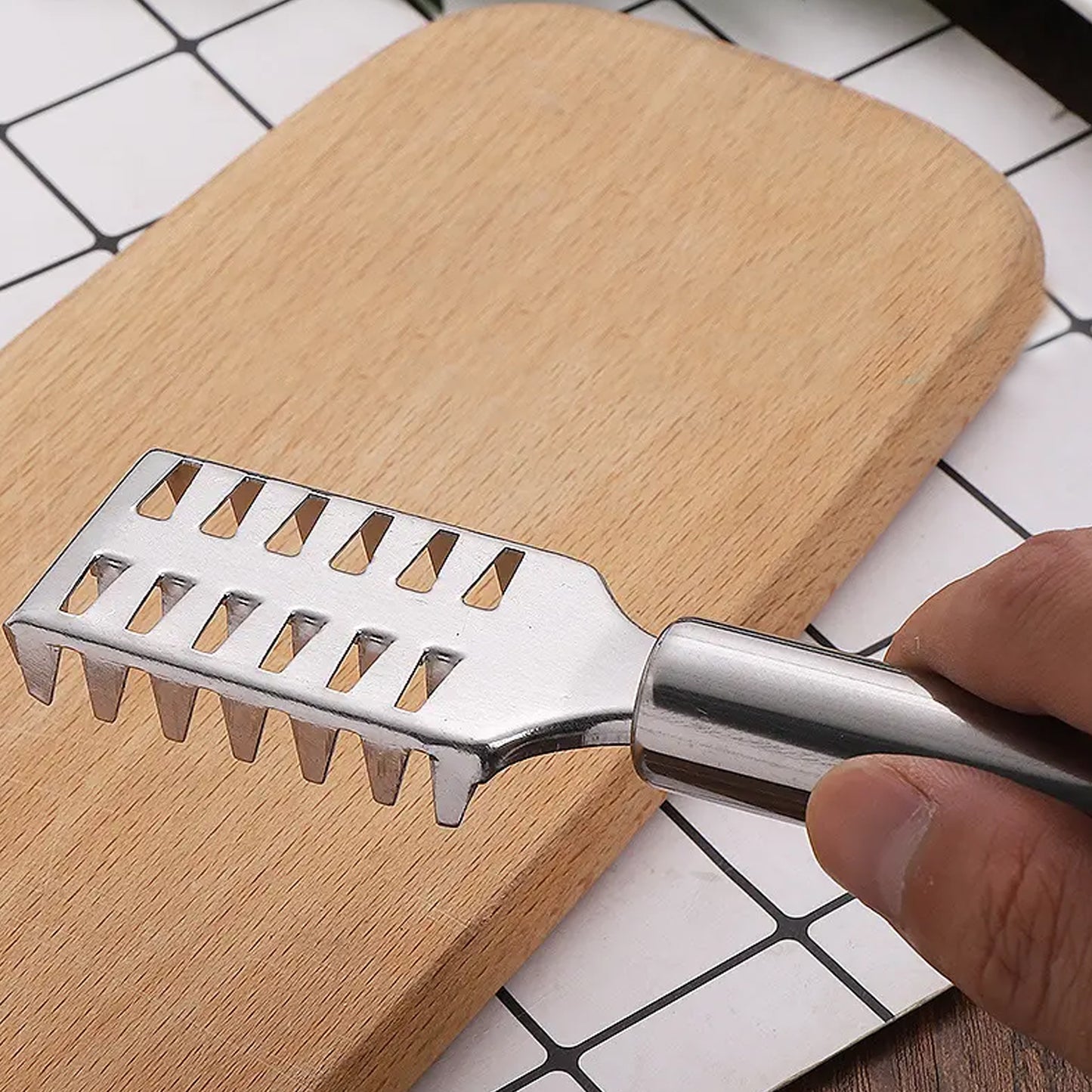 Wukusy stainless steel fish scale remover scraper with sawtooth design, kitchen tool for easily cleaning and removing fish scales