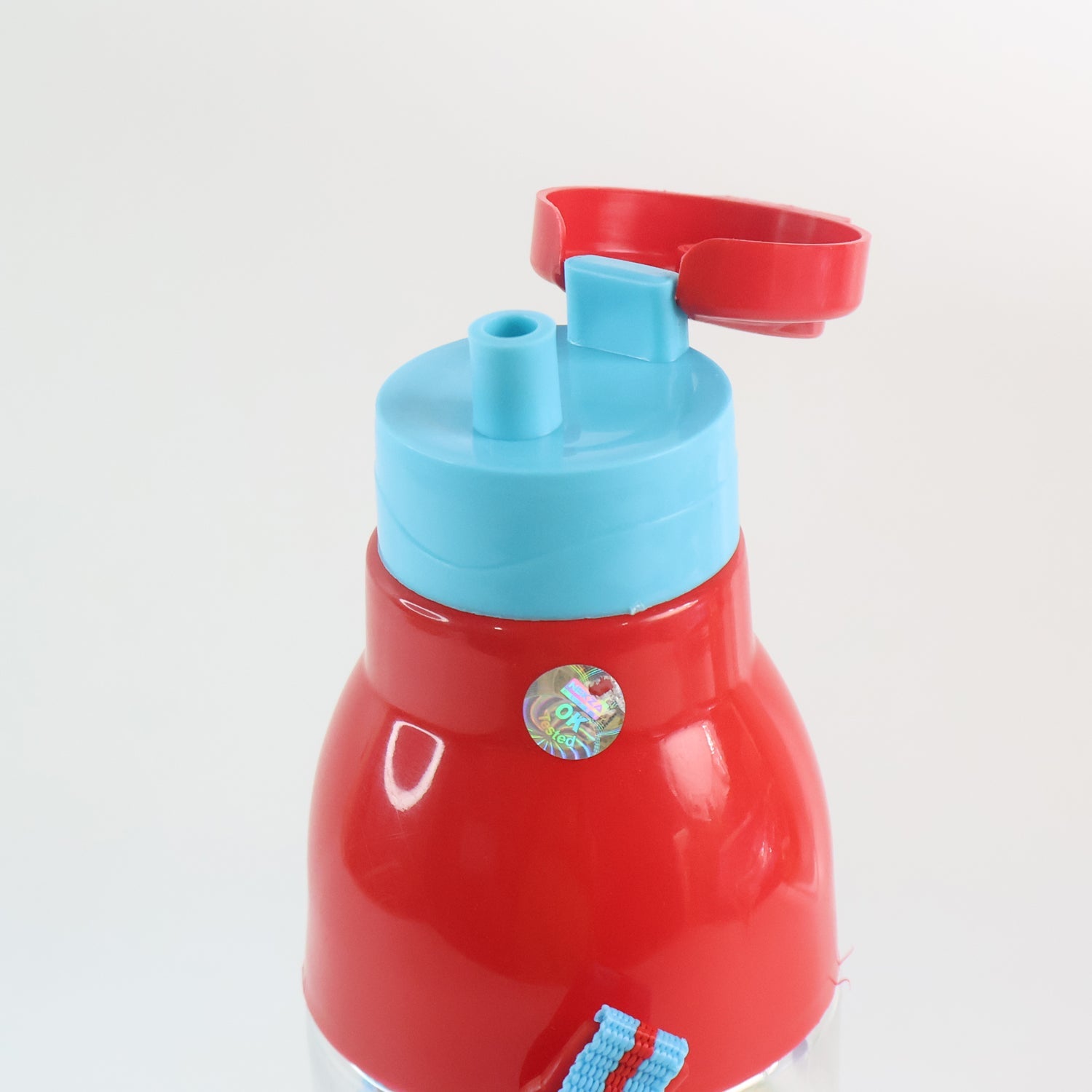 Wukusy 800ml transparent plastic sports water bottle with Dori strap, straw, leak-proof, BPA-free, ideal for kids, school, and sports.