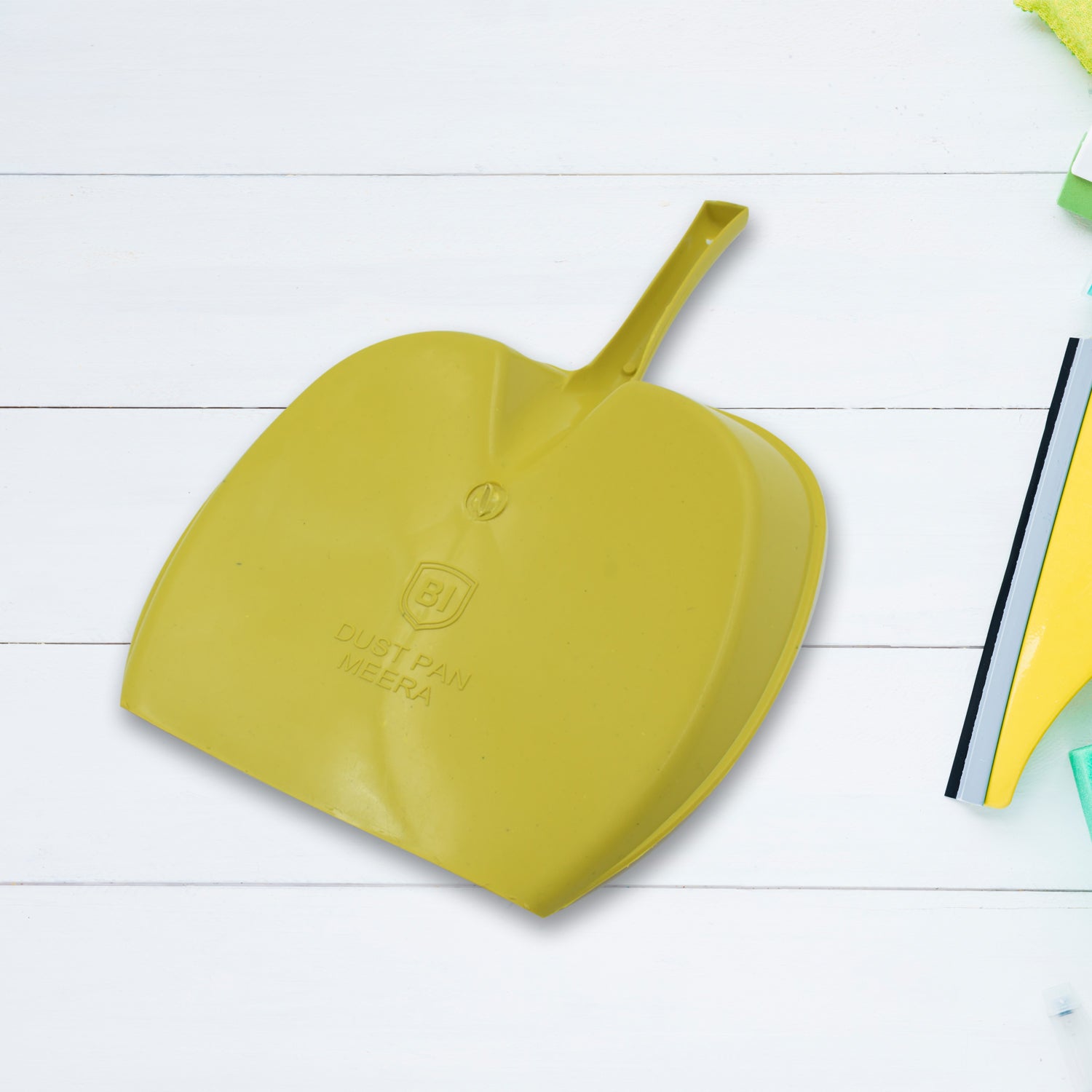 Multicolor Wukusy dustpan with long handle for kitchen, home, or bathroom cleaning, designed for efficient dust collection.