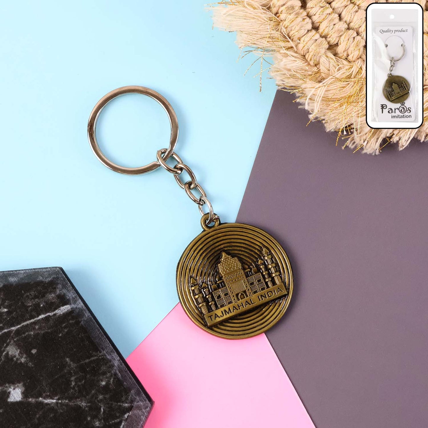 Wukusy Premium Taj Mahal India souvenir keychain featuring detailed miniature replica of the Taj Mahal for travel keepsake.