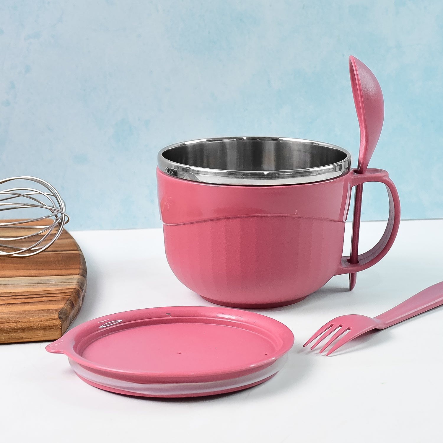 Wukusy Apex Premium 700ml multipurpose noodle bowl with handle, lid, and fork, suitable for home and kitchen use.