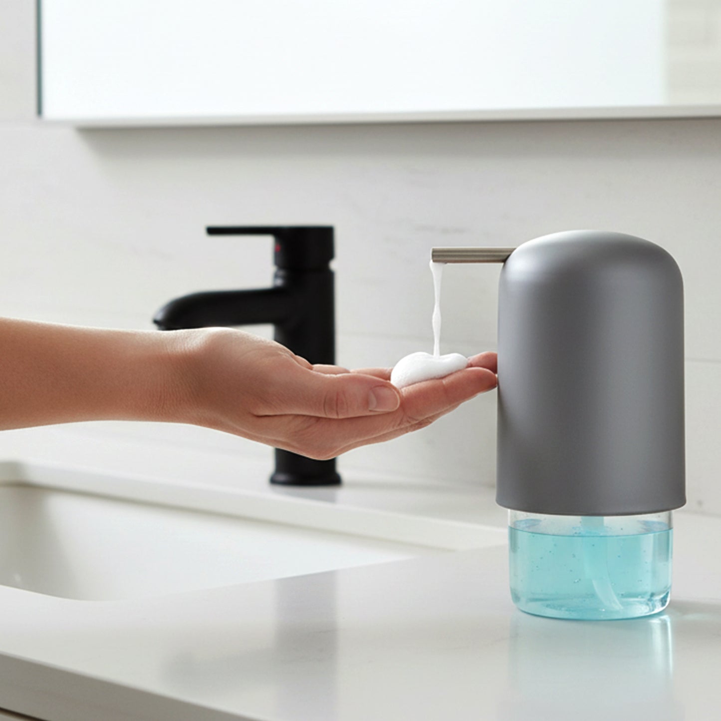 Wukusy Penguin liquid soap dispenser pump bottle with a cute penguin design, plastic pump for hand soap or lotion.