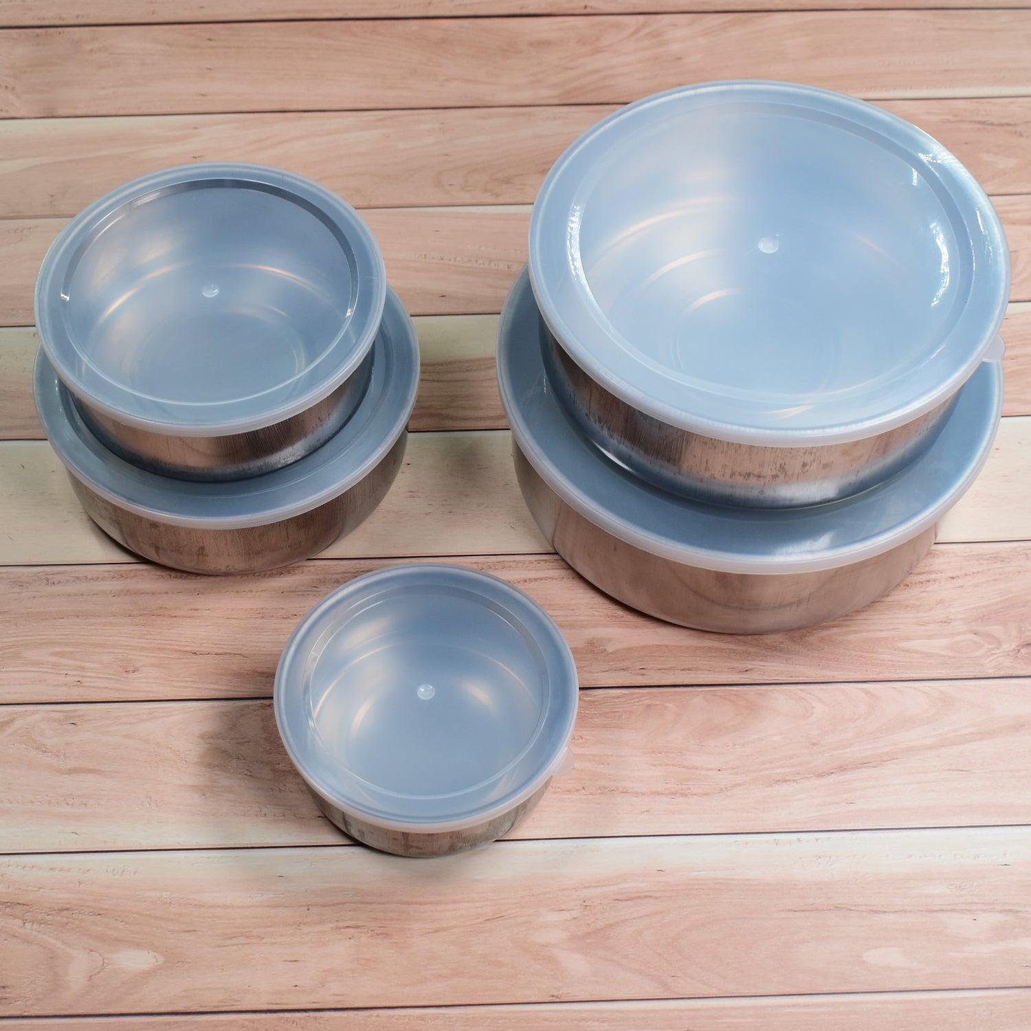 Wukusy 2808 stainless steel food storage lunch box with airtight, leak-proof design, suitable for keeping meals fresh and secure.