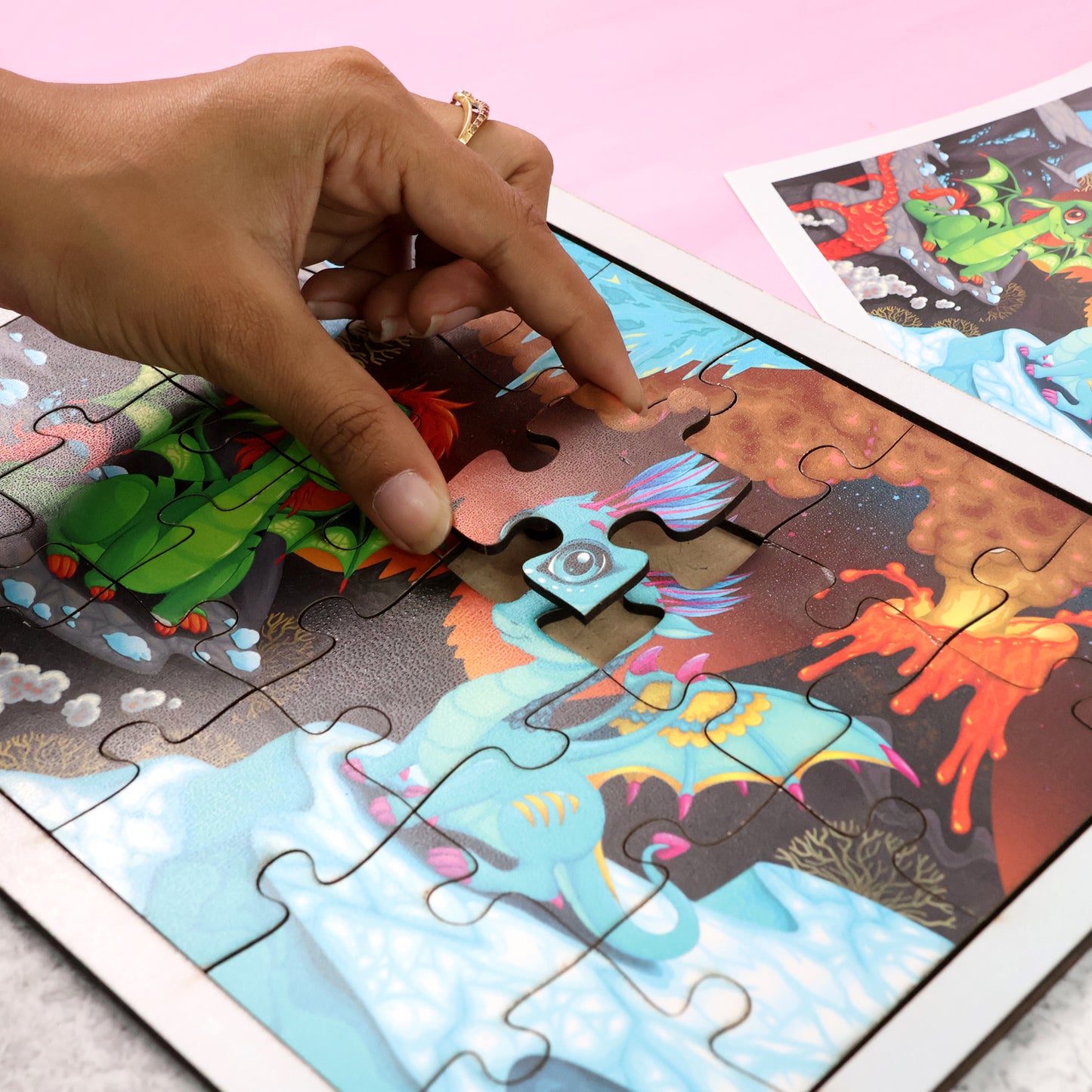 Wukusy educational wooden jigsaw puzzle board with mixed design, featuring colorful puzzle pieces and a sturdy wooden base.