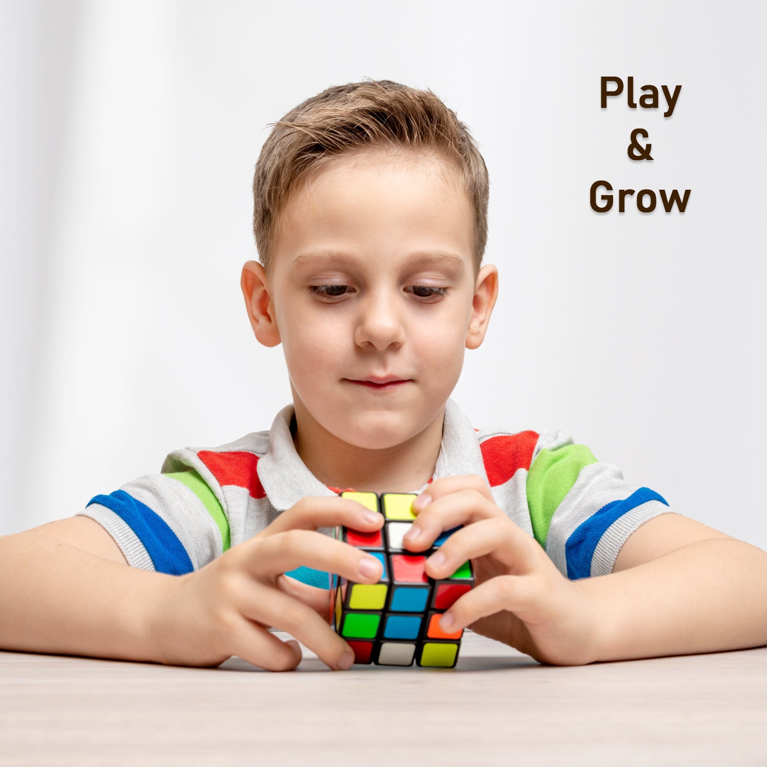 Wukusy 3x3x3 cube solving kit with formula sheets, featuring a colorful Rubik's Cube for beginners and enthusiasts.