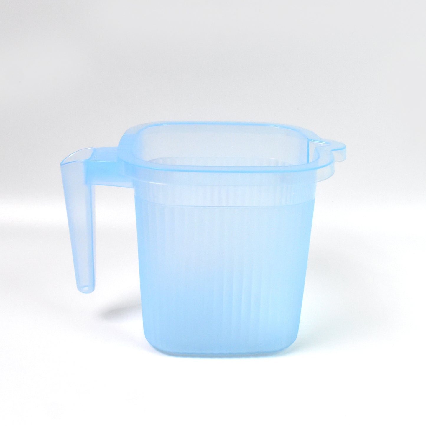 Transparent plastic square water mug with 1000ml capacity, mix color, suitable for bath or home use, by Wukusy.