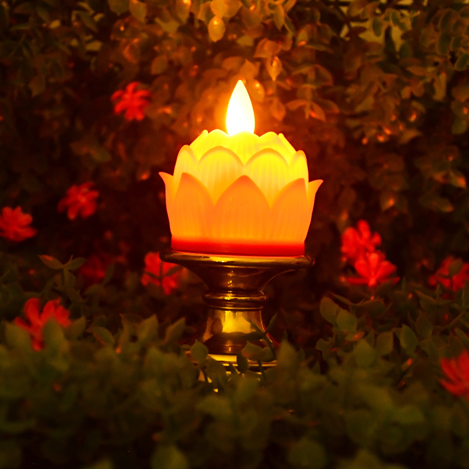 Wukusy lotus-shaped LED flameless candle with decorative holder, ideal for elegant home decor and ambient lighting.