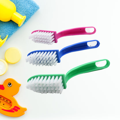 Wukusy 7956 multi-purpose kitchen cleaning brushes set with fish, vegetable, fruit, and utensil scrubbers on a white background.