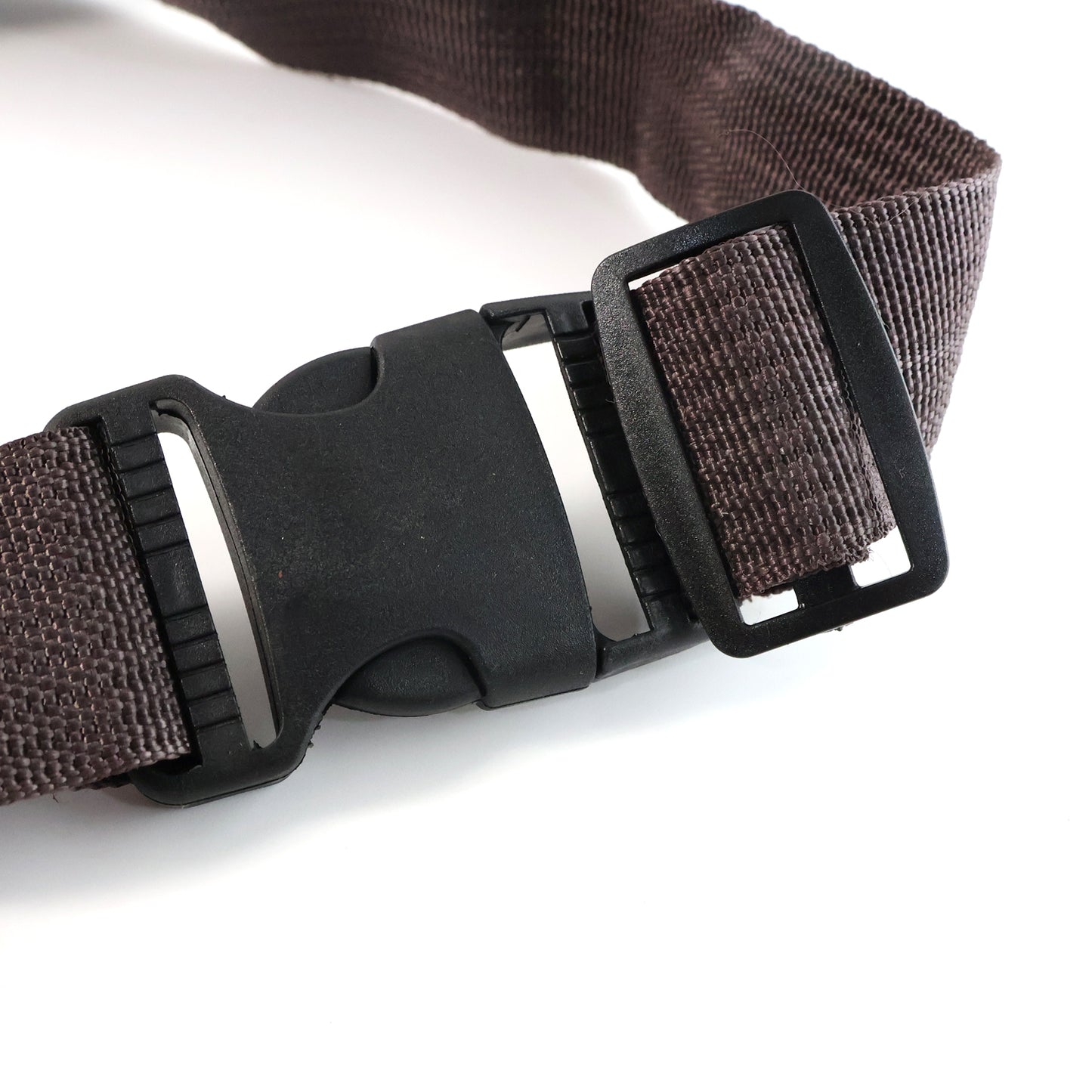 Wukusy stylish canvas waist bag for men and women, featuring a compact design with adjustable strap and multiple compartments.