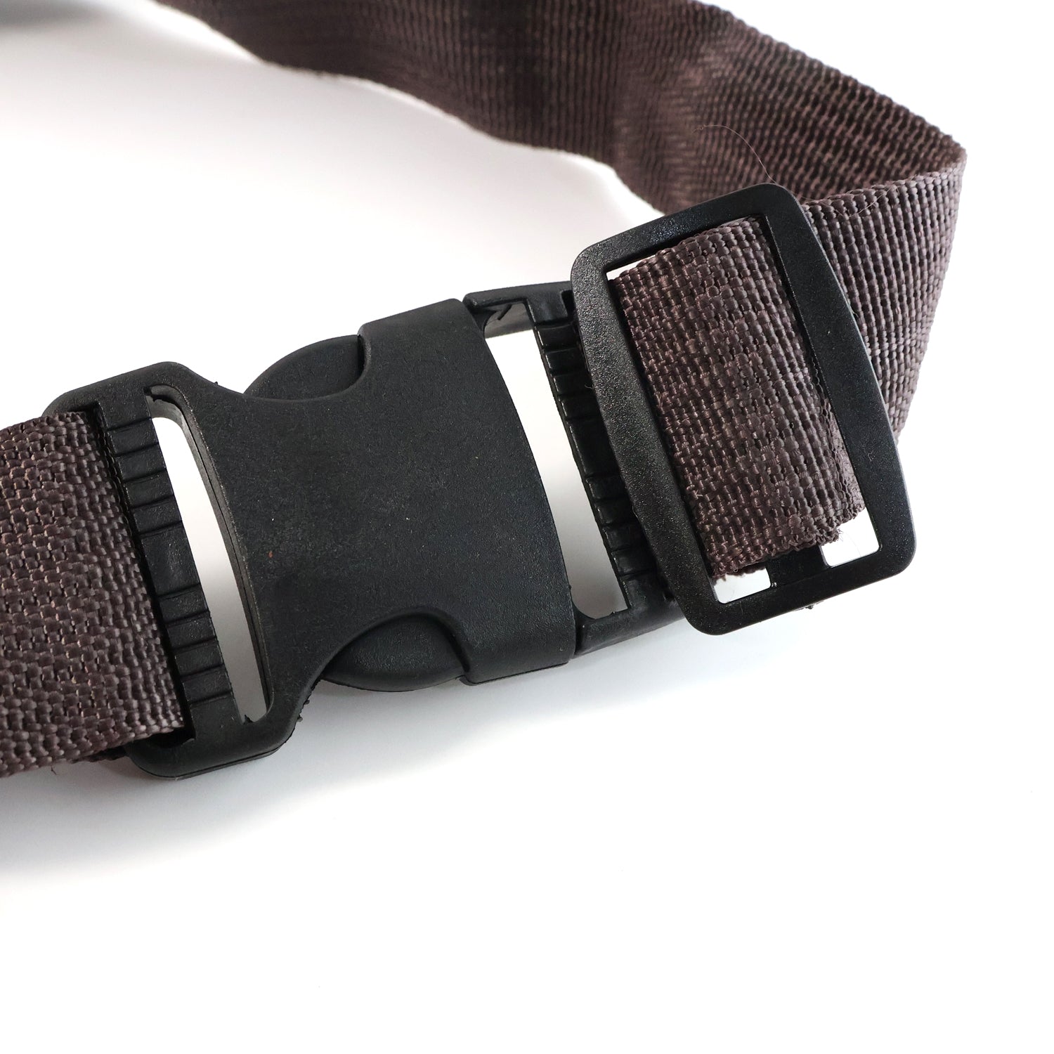 Wukusy stylish canvas waist bag for men and women, featuring a compact design with adjustable strap and multiple compartments.