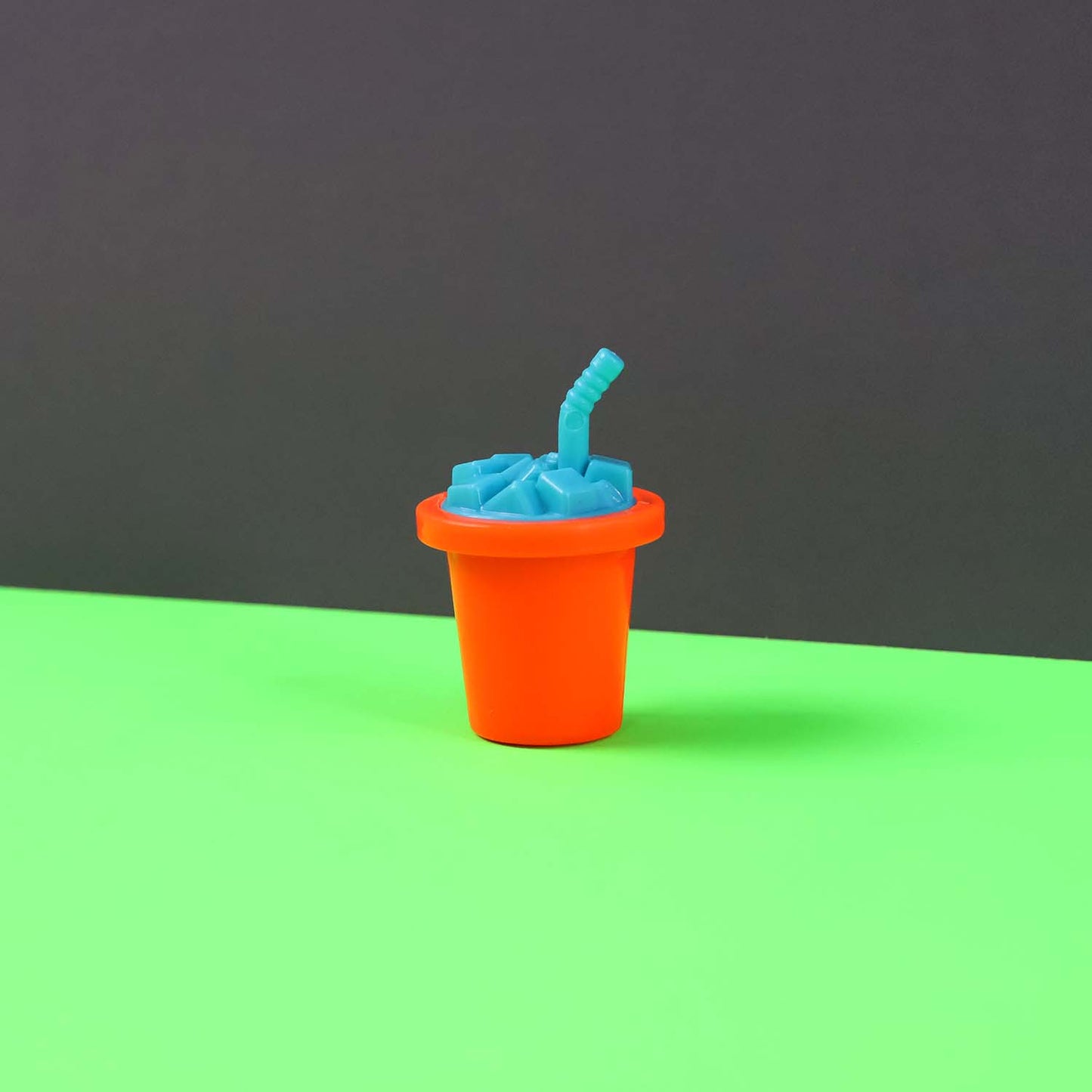 Wukusy mini juice cup pretend play toy, small plastic cup for kids' role-playing, colorful and realistic juice container.