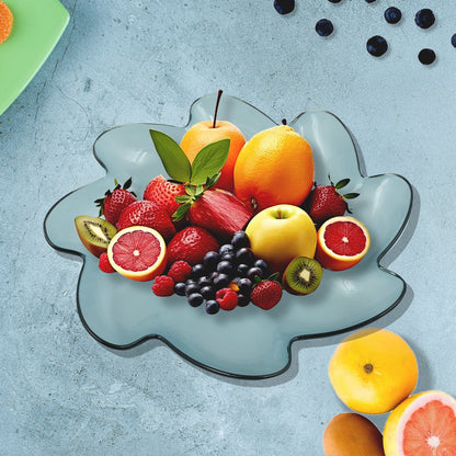 Wukusy flower-shaped plastic dinner plate with colorful fruit and snack design, ideal for kids' parties and holiday meals.