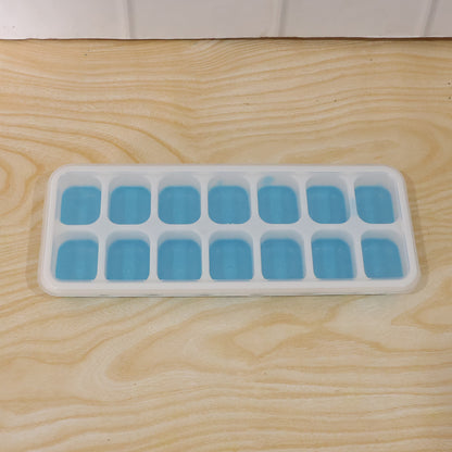 Wukusy plastic ice cube tray with lid, 14-grid for making multiple ice cubes, durable and reusable kitchen accessory