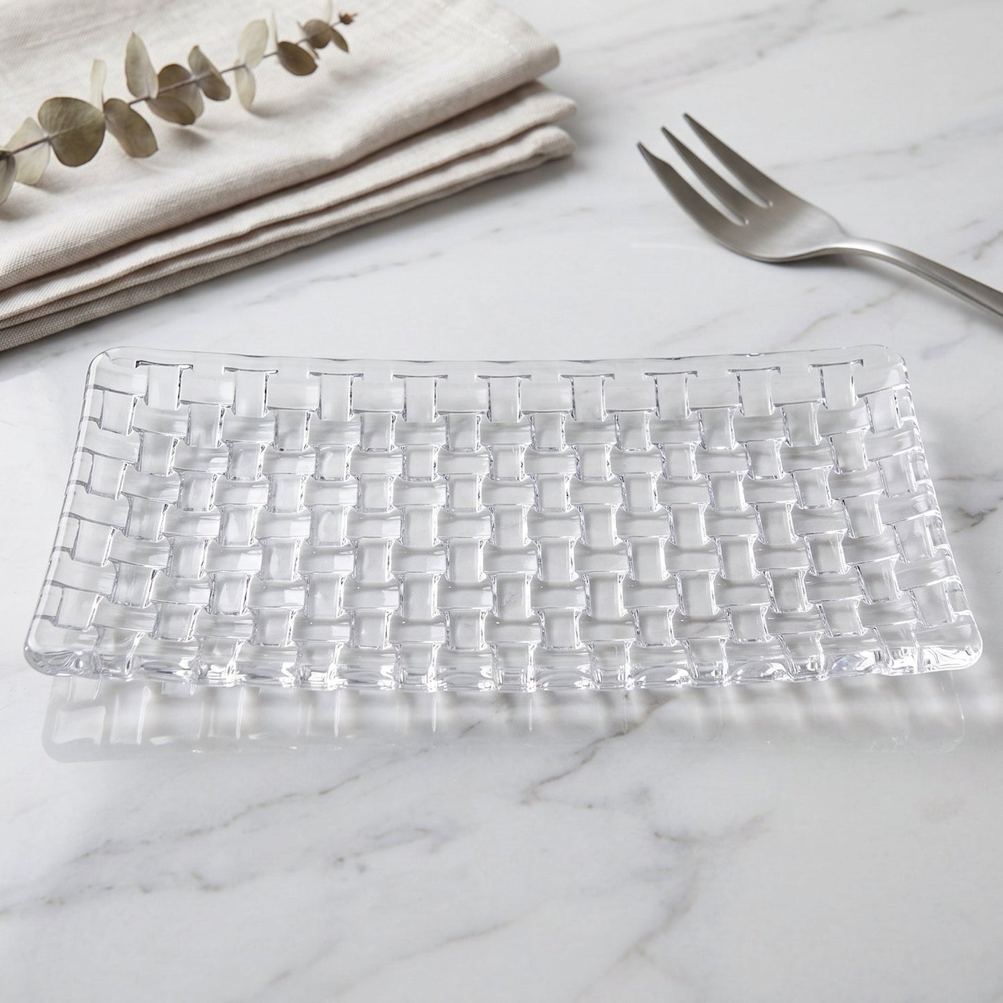 Clear glass 11-inch rectangular serving tray with basketweave design by Wukusy, ideal for serving and presentation.