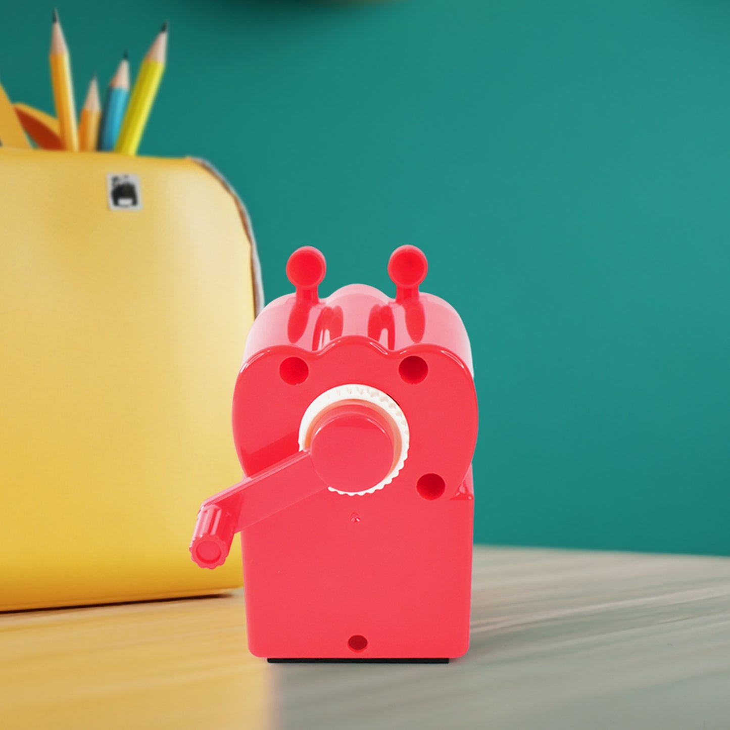 Animal-shaped cartoon pencil sharpener for kids, designed in a colorful animal shape, made by Wukusy for office and school use.